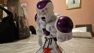 Figurine Dragon Ball Freezer Buste Coupé photo review