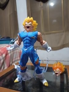 Figurine Dragon Ball Vegeta Explosion photo review