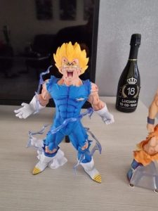 Figurine Dragon Ball Vegeta Explosion photo review