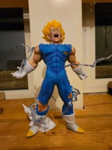 Figurine Dragon Ball Vegeta Explosion photo review