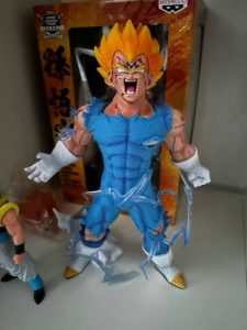 Figurine Dragon Ball Vegeta Explosion photo review